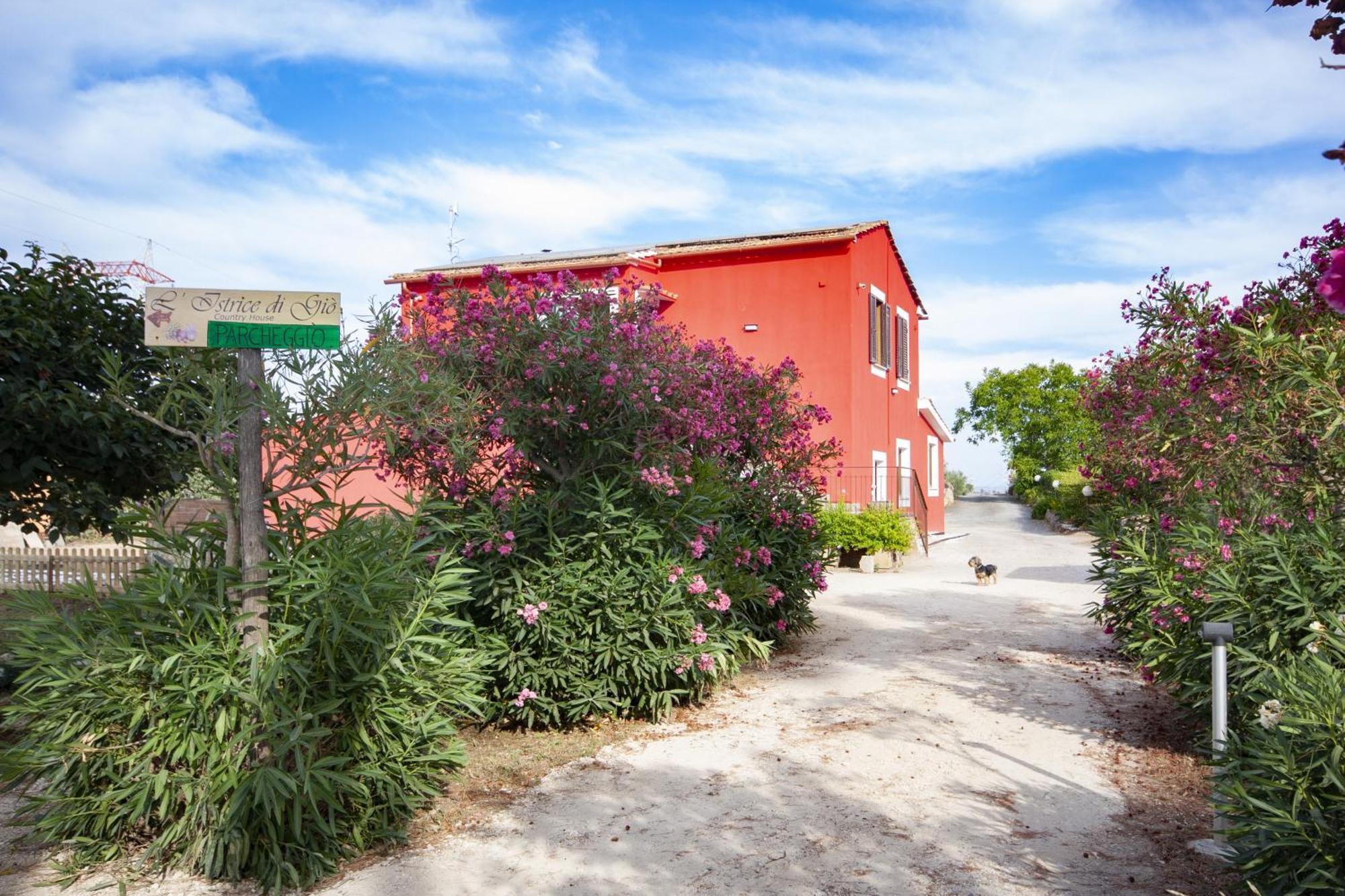 Agriturismo L'Istrice Di Gio مونتالتو دي كاسترو المظهر الخارجي الصورة